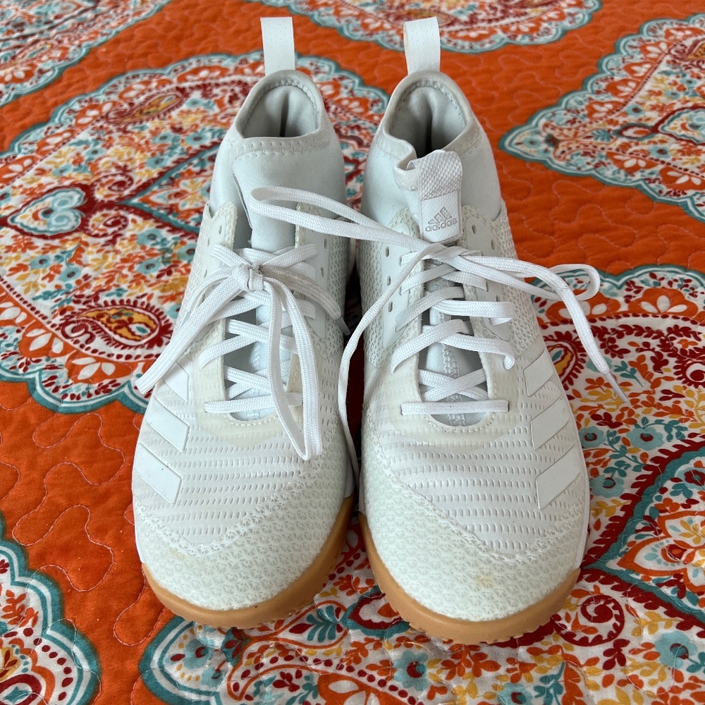 Adidas Womens volleyball shoes. New without tags size 7